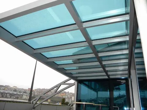 Aksu Çatı Sistemleri ve Modern Pergola Uygulamaları